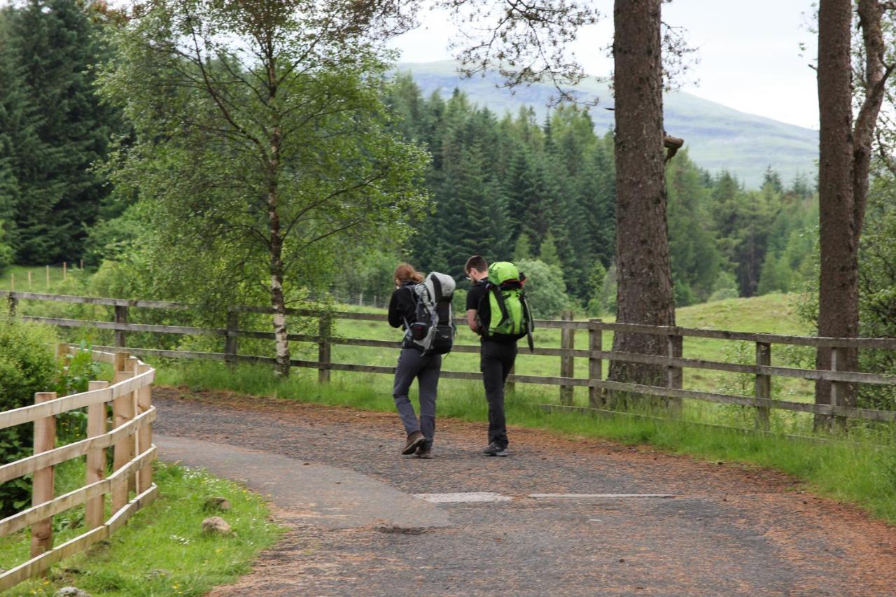 Glamping Hut - By The Way Campsite Tyndrum Bagian luar foto